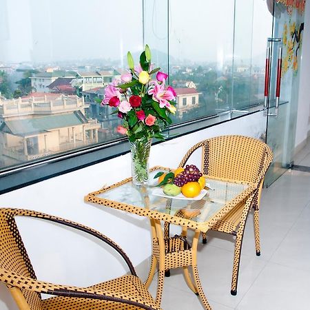 Golden Lotus Hotel Hue Exterior photo