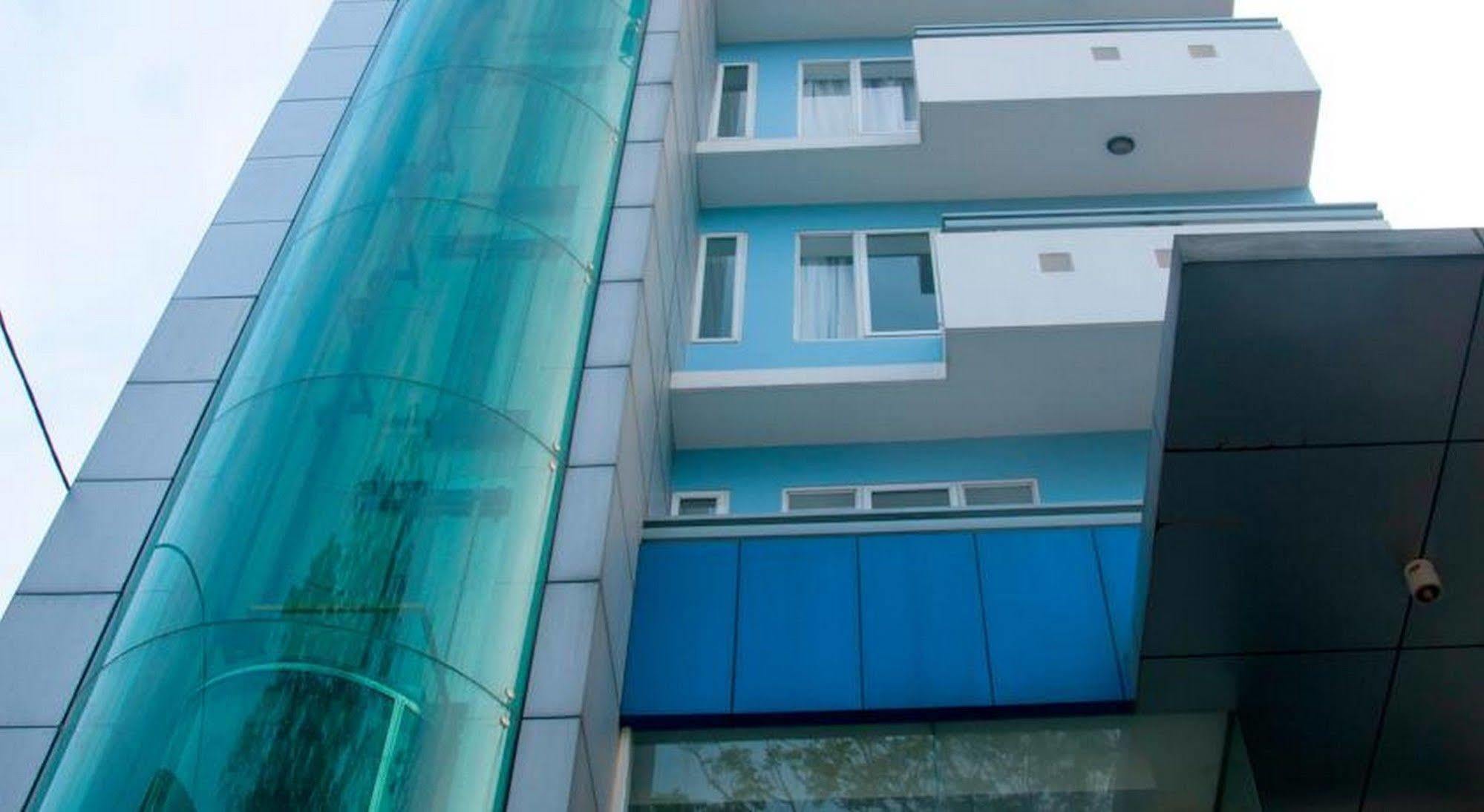 Golden Lotus Hotel Hue Exterior photo