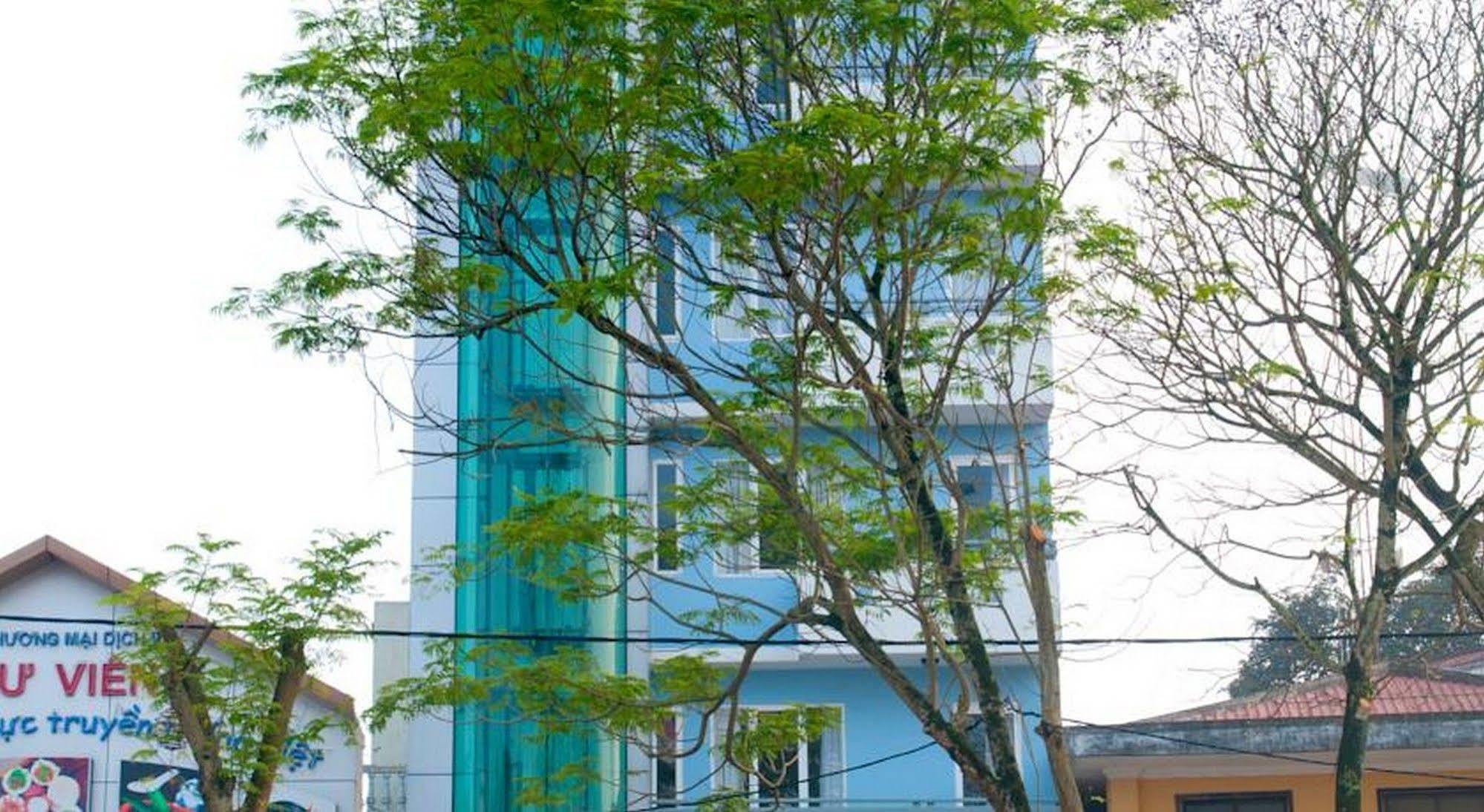 Golden Lotus Hotel Hue Exterior photo