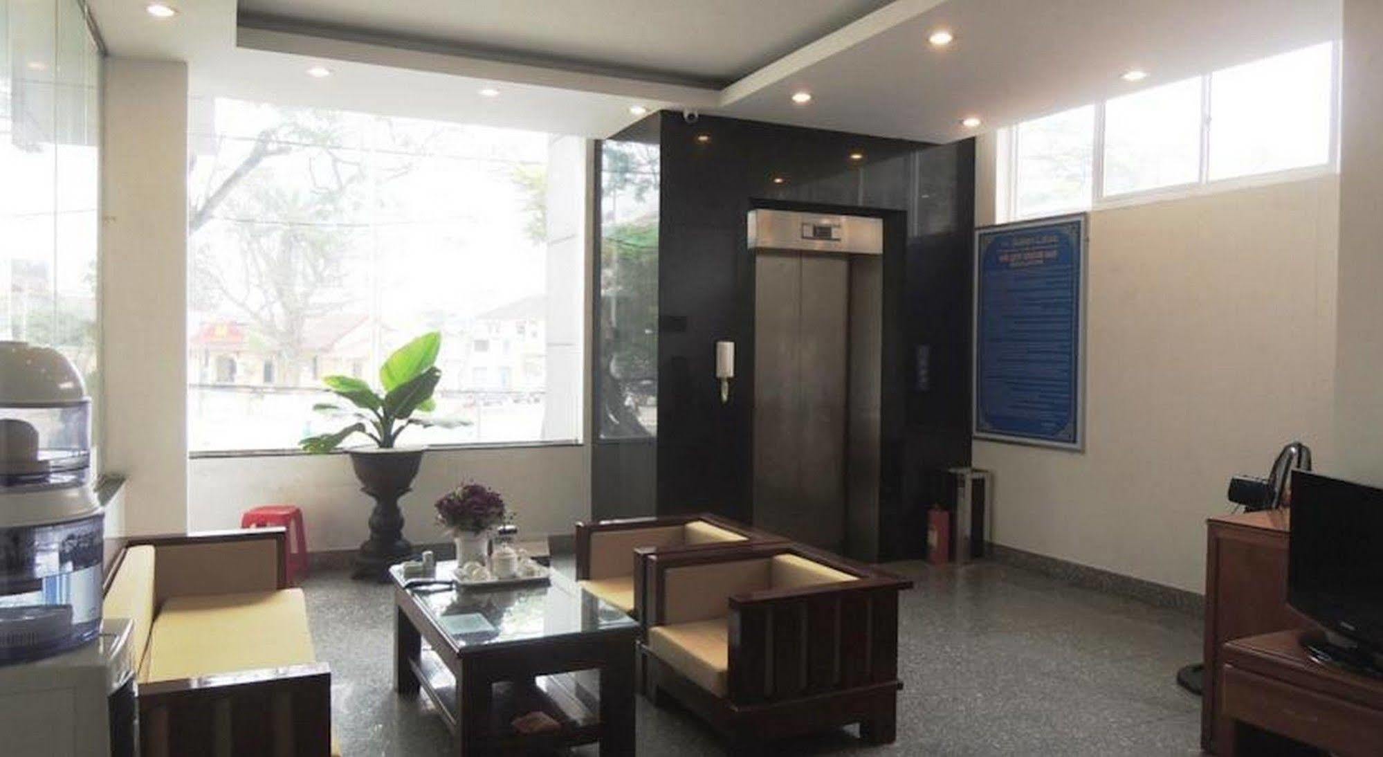 Golden Lotus Hotel Hue Exterior photo