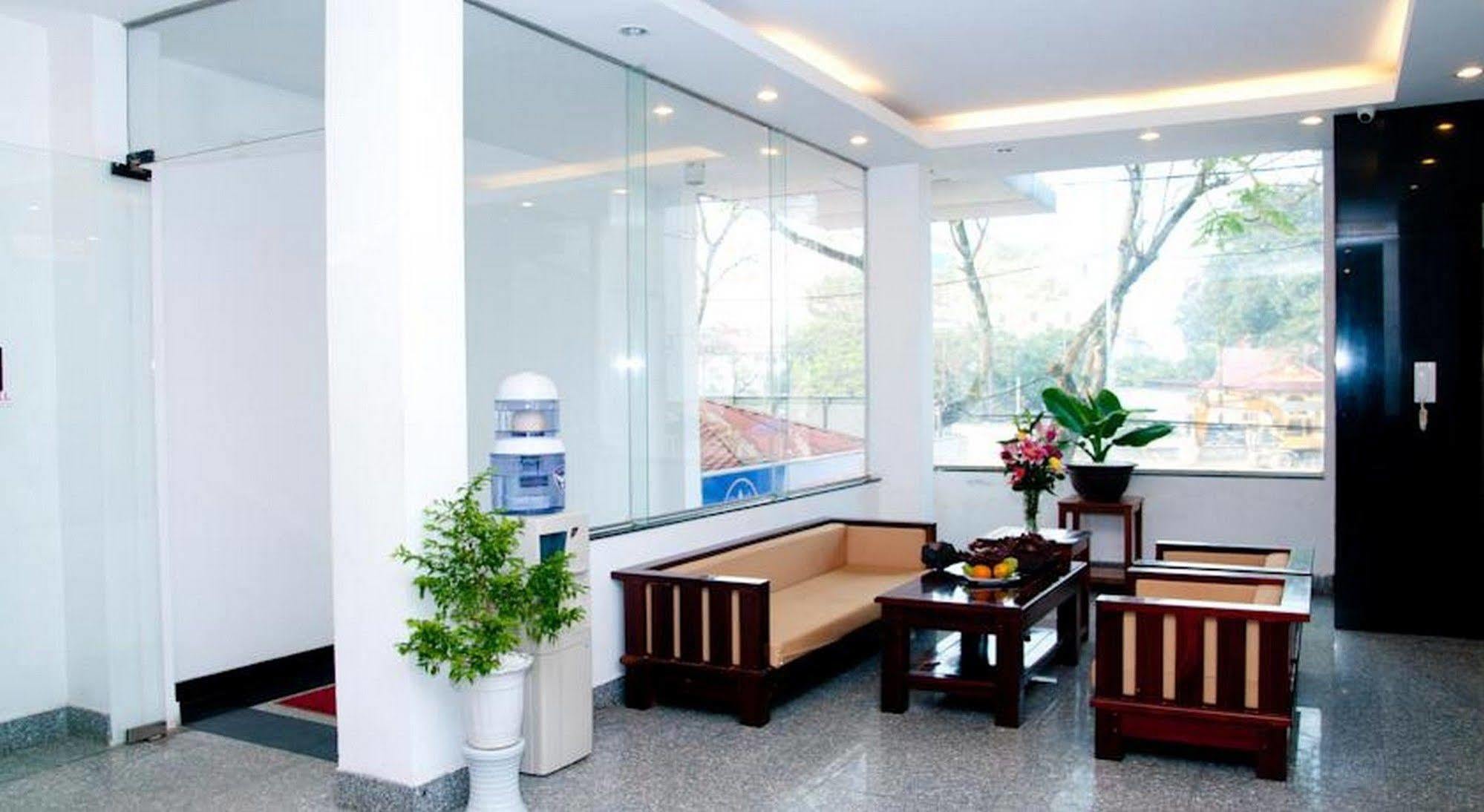 Golden Lotus Hotel Hue Exterior photo